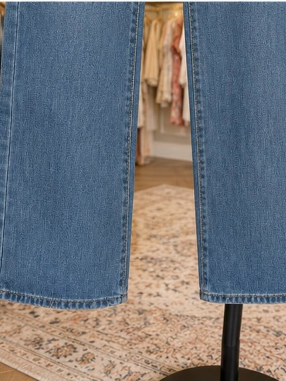 Medium-Wash High-Rise Wide-Leg Denim Jeans - Picture 4 of 5